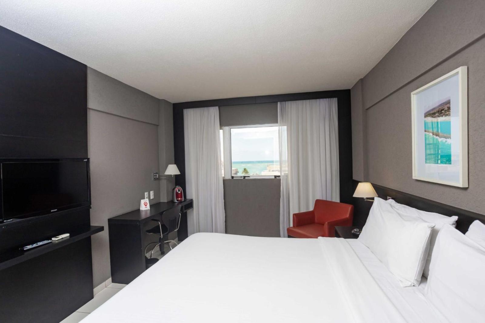 Hotel Express Maceió, An Ihg 3*